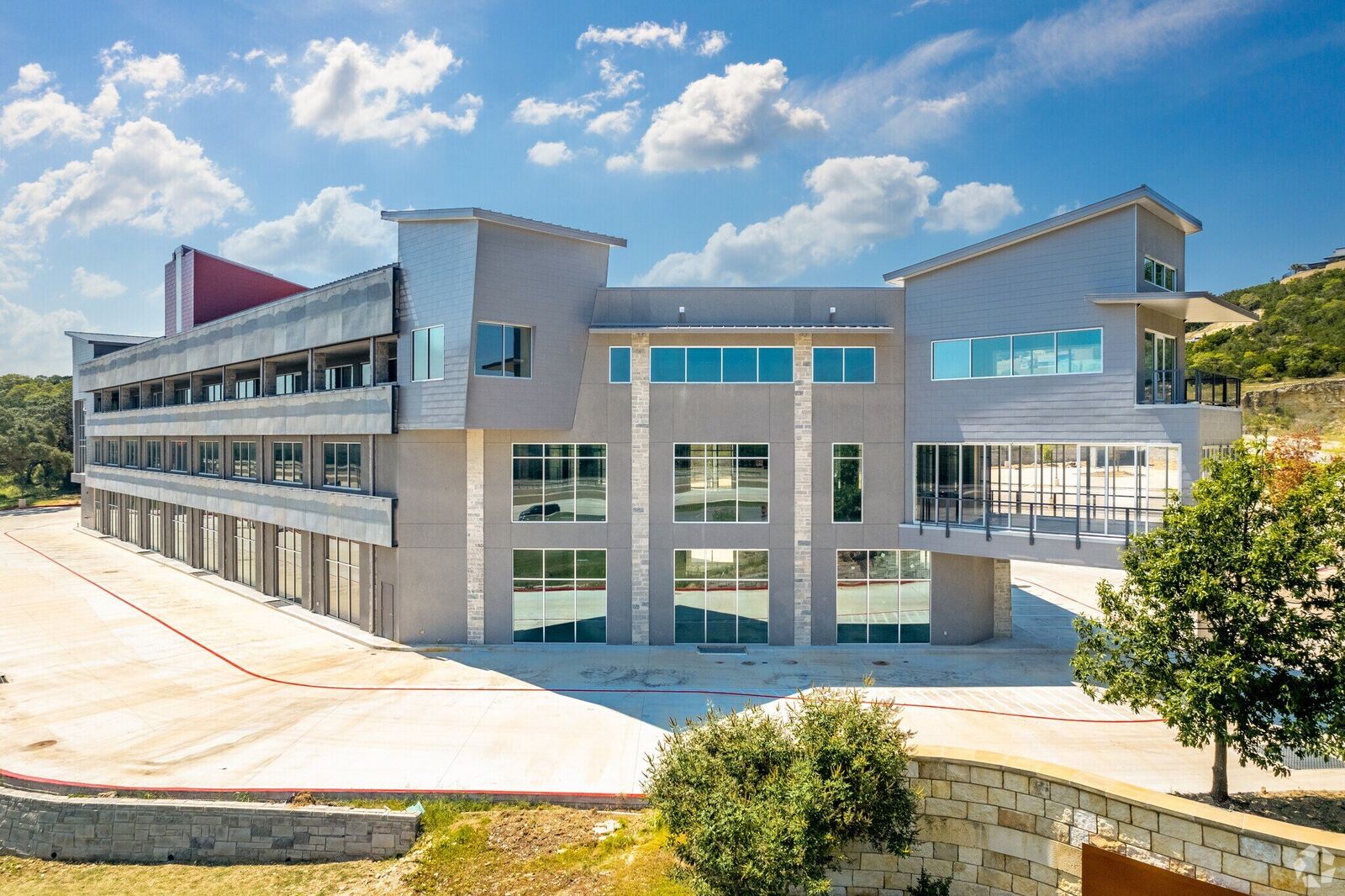 Three-story commercial building in San Antonio with architectural glazing by Master Glass Solutions